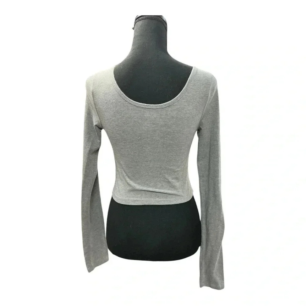 - Women’s long sleeve crop top - Picture 4 of 4